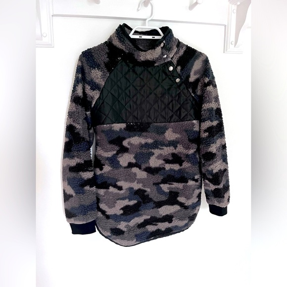 Sherpa Sweatshirt - Picture 1 of 5